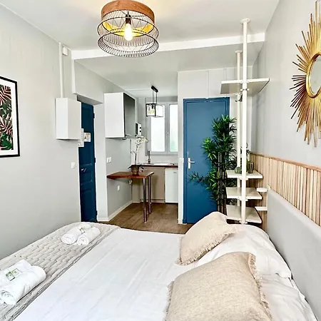1620c - Pleasant Studio In * Paris